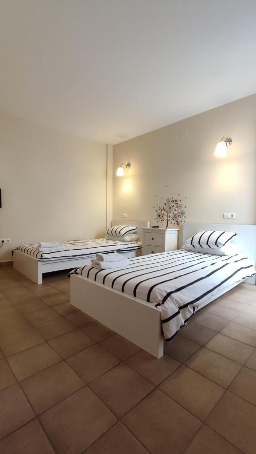 Apartamentos Turisticos Encanto Caces Екстериор снимка