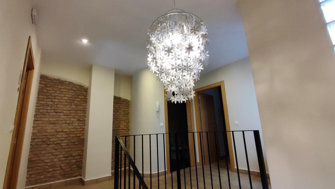 Apartamentos Turisticos Encanto Caces Екстериор снимка