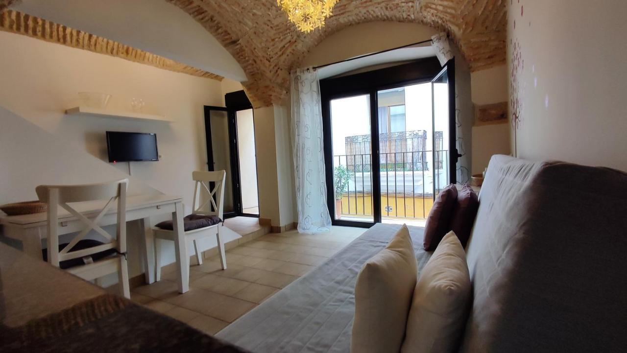 Apartamentos Turisticos Encanto Caces Екстериор снимка