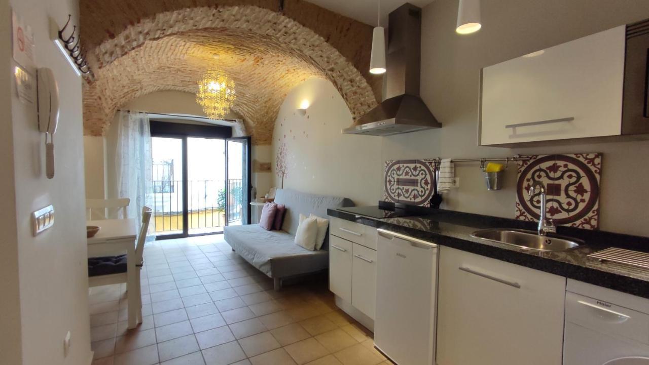 Apartamentos Turisticos Encanto Caces Екстериор снимка