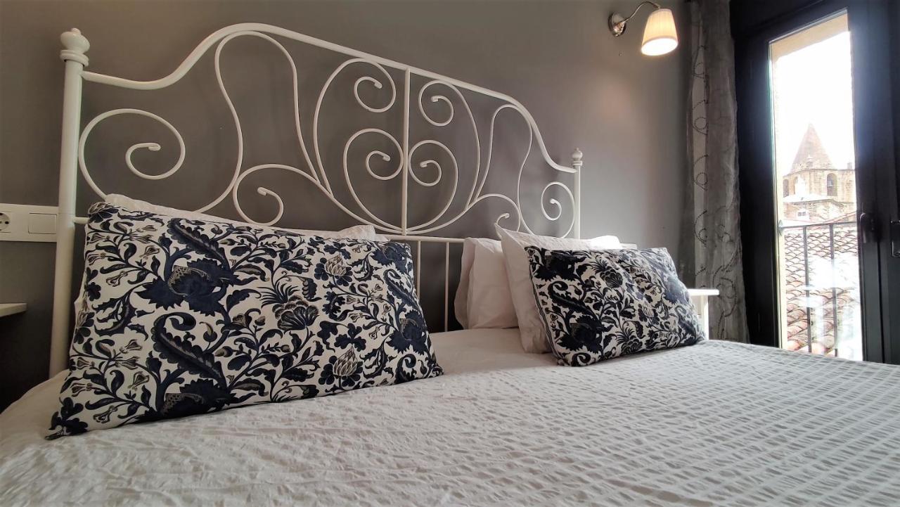 Apartamentos Turisticos Encanto Caces Екстериор снимка