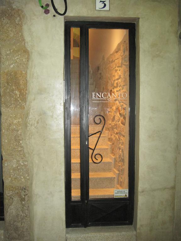 Apartamentos Turisticos Encanto Caces Екстериор снимка